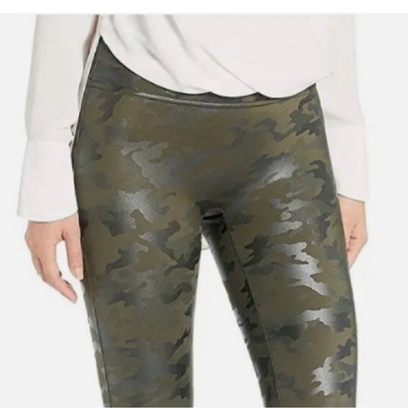 SPANX Camouflage Leggings medium size camouflage green - Picture 4 of 4